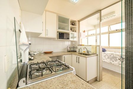 Apartamento à venda com 130m², 3 quartos e 2 vagas Apartamento à venda com 130m², 3 quartos e 2 vagasCozinha