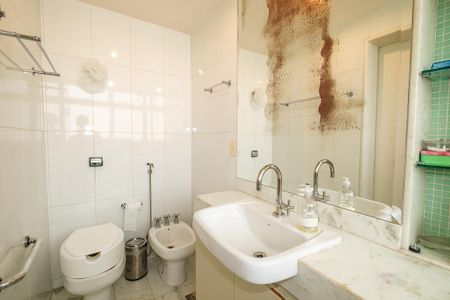 Apartamento à venda com 130m², 3 quartos e 2 vagas Apartamento à venda com 130m², 3 quartos e 2 vagasBanheiro Social