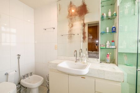 Apartamento à venda com 130m², 3 quartos e 2 vagas Apartamento à venda com 130m², 3 quartos e 2 vagasBanheiro da Suíte