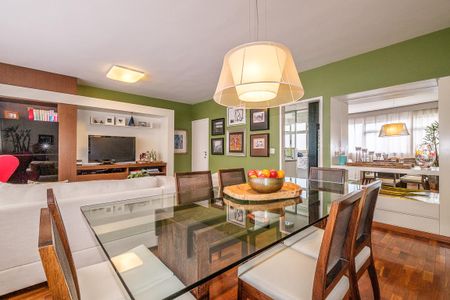 Apartamento à venda com 130m², 3 quartos e 2 vagas Apartamento à venda com 130m², 3 quartos e 2 vagasSala