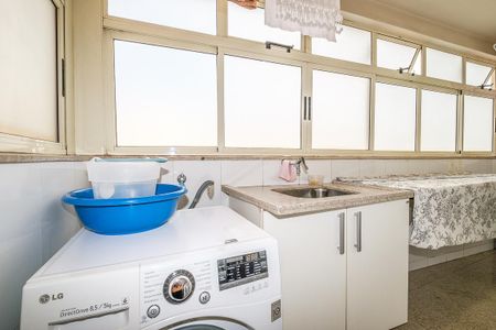 Apartamento à venda com 130m², 3 quartos e 2 vagas Apartamento à venda com 130m², 3 quartos e 2 vagasÁrea de Serviço