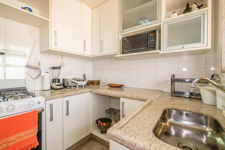 Apartamento à venda com 130m², 3 quartos e 2 vagas Apartamento à venda com 130m², 3 quartos e 2 vagasCozinha