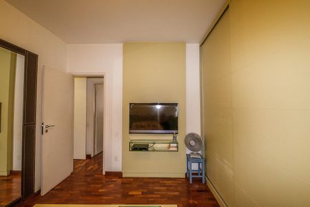 Apartamento à venda com 130m², 3 quartos e 2 vagas Apartamento à venda com 130m², 3 quartos e 2 vagasQuarto 1