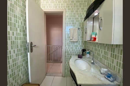 Casa à venda com 148m², 3 quartos e 1 vaga Casa à venda com 148m², 3 quartos e 1 vagaBanheiro 2