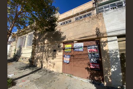 Casa à venda com 148m², 3 quartos e 1 vaga Casa à venda com 148m², 3 quartos e 1 vagaFachada