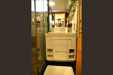 Apartamento à venda com 212m², 3 quartos e 3 vagasBanheiro Suíte 2 