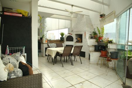 Apartamento à venda com 212m², 3 quartos e 3 vagasCobertura - Área de churrasco 