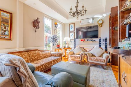 Casa à venda com 572m², 5 quartos e 5 vagas