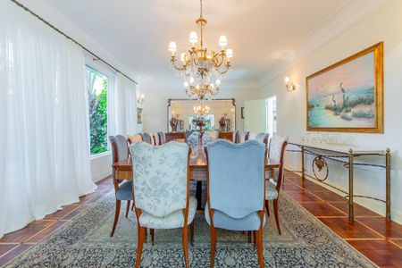 Casa à venda com 572m², 5 quartos e 5 vagas