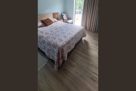 Casa de condomínio à venda com 197m², 2 quartos e 4 vagas