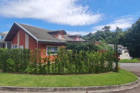 Casa de condomínio à venda com 197m², 2 quartos e 4 vagas