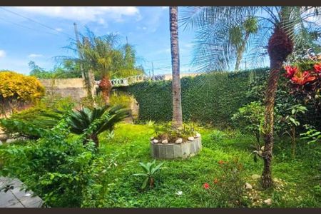 Casa de condomínio à venda com 306m², 4 quartos e 3 vagas