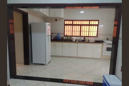 Casa à venda com 3 quartos, 177m² em Vila Jeriva, Várzea Paulista