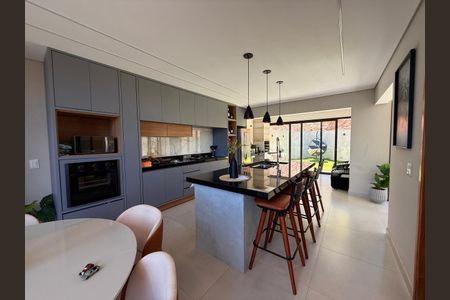 Casa de Condomínio à venda com 3 quartos, 245m² em Loteamento Vale dos Lagos, Várzea Paulista