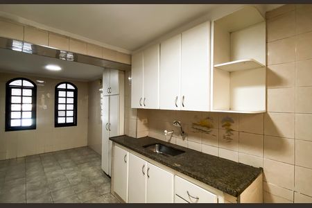 Casa para alugar com 280m², 3 quartos e 2 vagas Casa para alugar com 280m², 3 quartos e 2 vagasCozinha