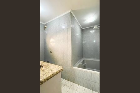 Casa para alugar com 280m², 3 quartos e 2 vagas Casa para alugar com 280m², 3 quartos e 2 vagasBanheiro da Suíte