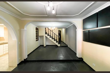 Casa para alugar com 280m², 3 quartos e 2 vagas Casa para alugar com 280m², 3 quartos e 2 vagasSala