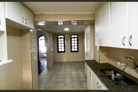 Casa para alugar com 280m², 3 quartos e 2 vagas Casa para alugar com 280m², 3 quartos e 2 vagasCozinha