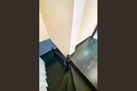 Casa para alugar com 280m², 3 quartos e 2 vagas Casa para alugar com 280m², 3 quartos e 2 vagasEscada