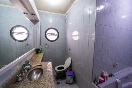 Casa para alugar com 280m², 4 quartos e 2 vagasBanheiro /Suite