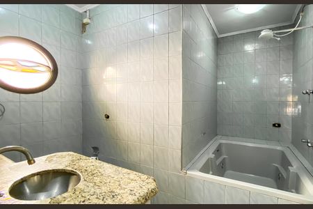 Casa para alugar com 280m², 3 quartos e 2 vagas Casa para alugar com 280m², 3 quartos e 2 vagasBanheiro da Suíte
