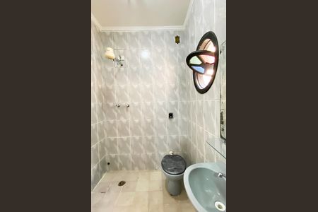 Casa para alugar com 280m², 3 quartos e 2 vagas Casa para alugar com 280m², 3 quartos e 2 vagasBanheiro de serviço