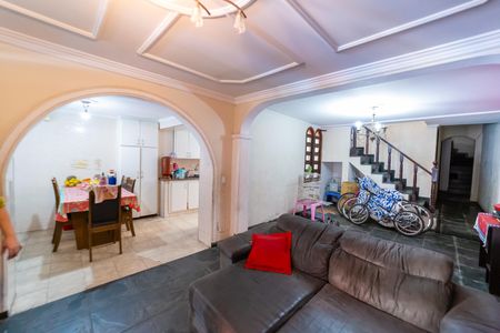 Casa para alugar com 280m², 4 quartos e 2 vagasSala