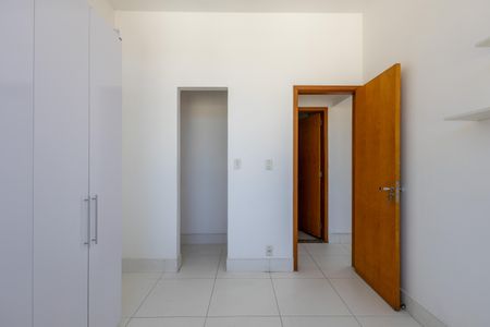 Apartamento à venda com 57m², 2 quartos e 1 vagaQuarto 2