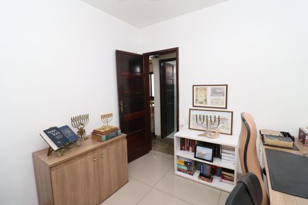 Casa à venda com 323m², 4 quartos e 3 vagasQuarto 1