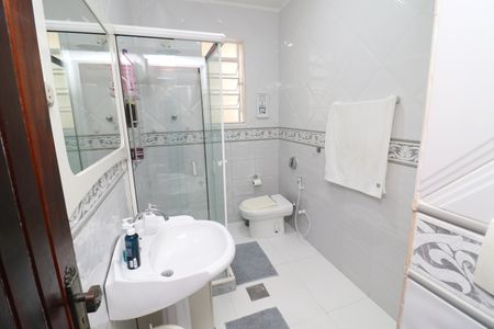 Casa à venda com 323m², 4 quartos e 3 vagasBanheiro Social