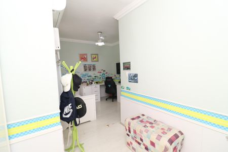 Casa à venda com 323m², 4 quartos e 3 vagasQuarto 2