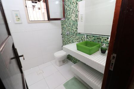 Casa à venda com 323m², 4 quartos e 3 vagasLavabo