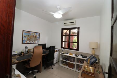 Casa à venda com 323m², 4 quartos e 3 vagasQuarto 1