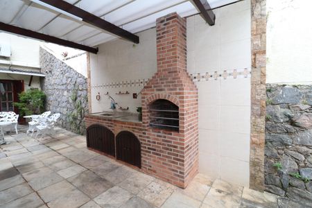 Casa à venda com 323m², 4 quartos e 3 vagasÁrea externa