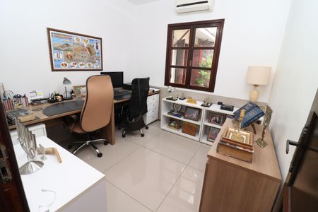 Casa à venda com 323m², 4 quartos e 3 vagasQuarto 1