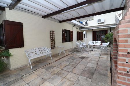 Casa à venda com 323m², 4 quartos e 3 vagasÁrea externa