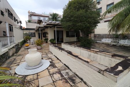 Casa à venda com 323m², 4 quartos e 3 vagasÁrea externa