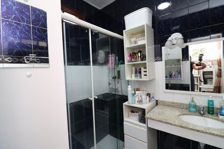 Casa à venda com 323m², 4 quartos e 3 vagasBanheiro da Suíte