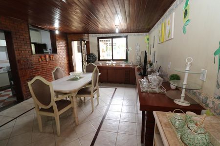 Casa à venda com 323m², 4 quartos e 3 vagasCopa