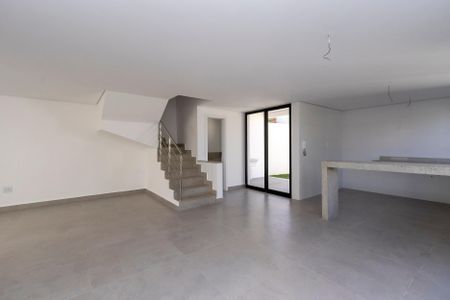 Sala de casa à venda com 3 quartos, 210m² em Planalto, Belo Horizonte