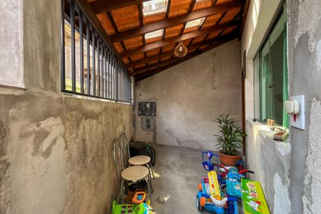 Casa à venda com 134m², 2 quartos e sem vagaQuintal