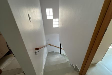 Casa à venda com 134m², 2 quartos e sem vagaEscada