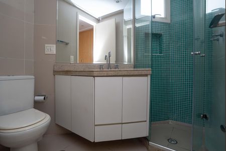 Apartamento à venda com 366m², 4 quartos e 5 vagasBanheiro do quarto 1 Suíte