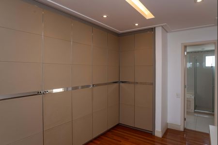 Apartamento à venda com 366m², 4 quartos e 5 vagasCloset Quarto 3 Suíte Master