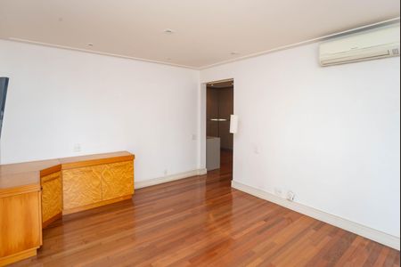 Apartamento à venda com 366m², 4 quartos e 5 vagasQuarto 3 Suíte Master