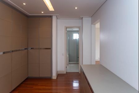 Apartamento à venda com 366m², 4 quartos e 5 vagasCloset Quarto 3 Suíte Master