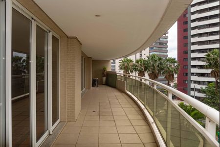 Apartamento à venda com 366m², 4 quartos e 5 vagasVaranda