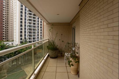 Apartamento à venda com 366m², 4 quartos e 5 vagasVaranda Quarto 4 Suíte 