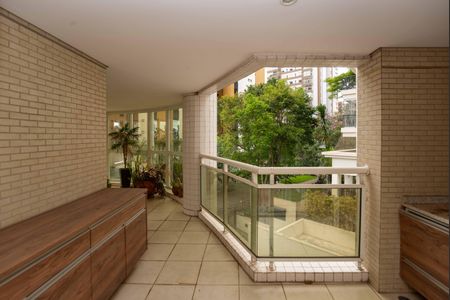 Apartamento à venda com 366m², 4 quartos e 5 vagasVaranda Gourmet