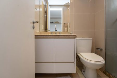 Apartamento à venda com 366m², 4 quartos e 5 vagasBanheiro do quarto 2 Suíte